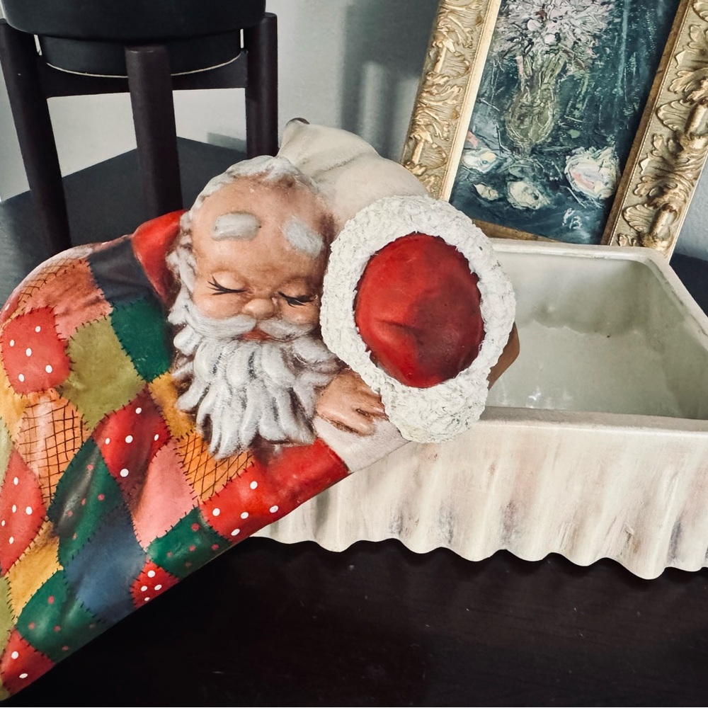Vtg Christmas Albertas Mold Sleeping Santa In Bed Covered Dish Patchwork Ceramic - Picture 5 of 7